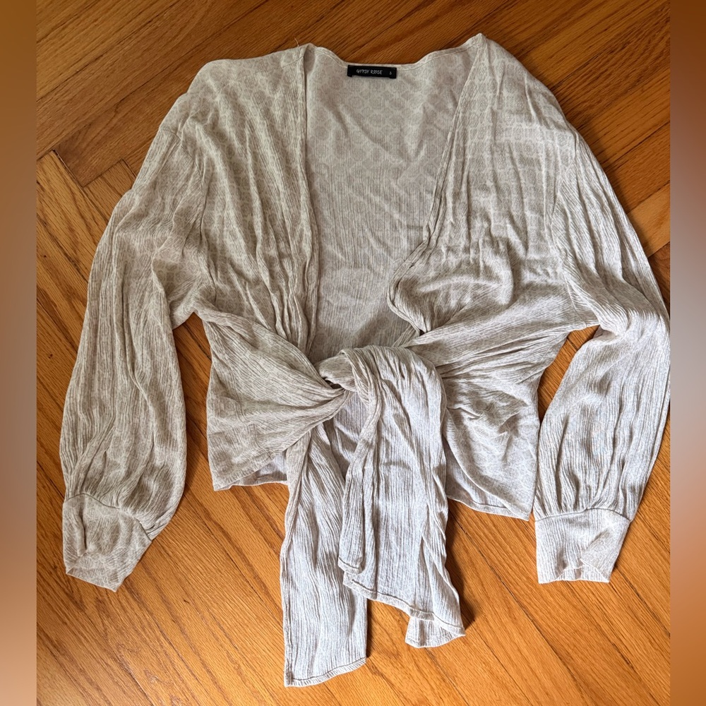 Gypsy Rose Lightweight Tie-Front Long Sleeve Top in Oatmeal